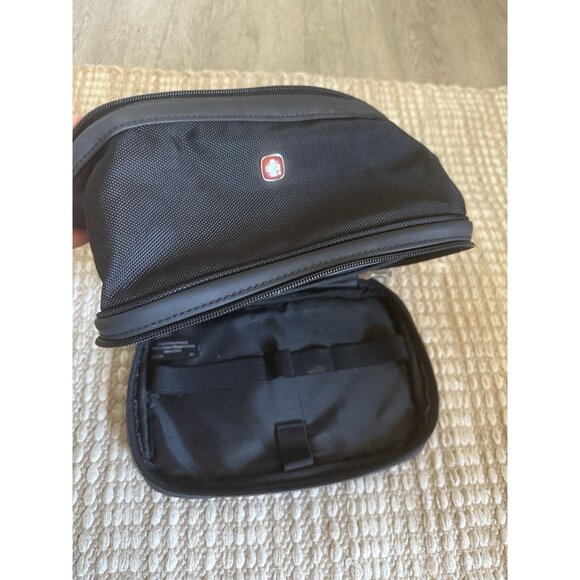 SWISSGEAR Travel Dopp Kit Blue 4 Compartments Inner Pockets Toiletry Dopp Kit - Picture 2 of 7